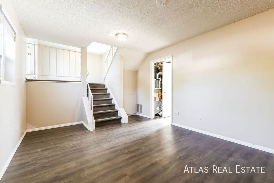 11194 Forest Ave - Photo 6 of 22