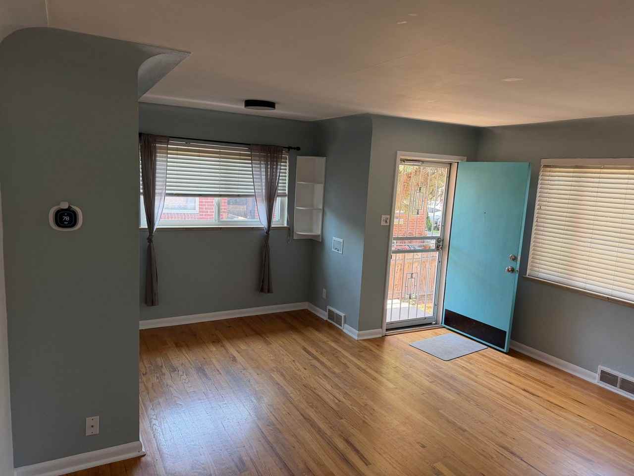 720 Poplar St - Photo 3 of 34