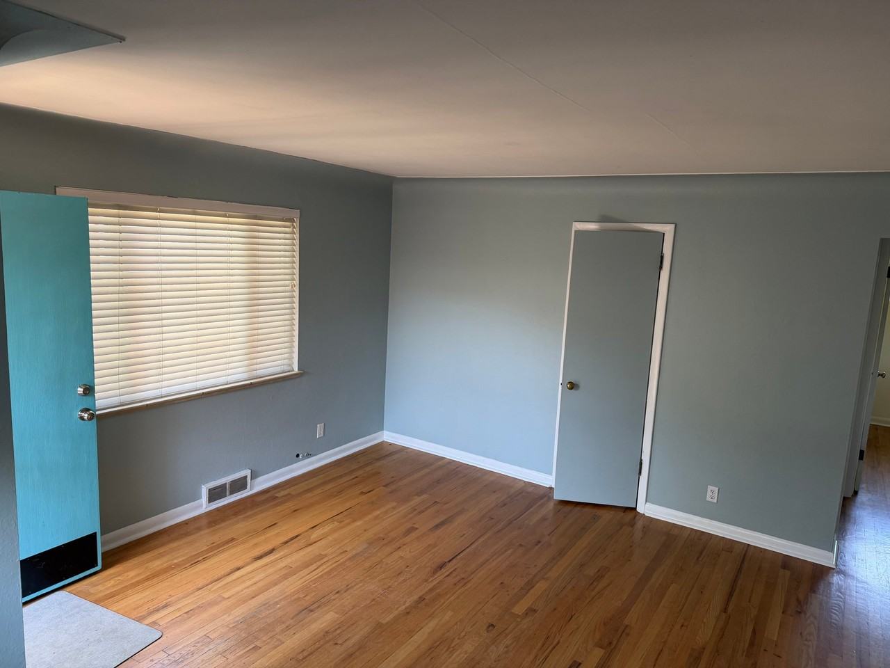 720 Poplar St - Photo 4 of 34