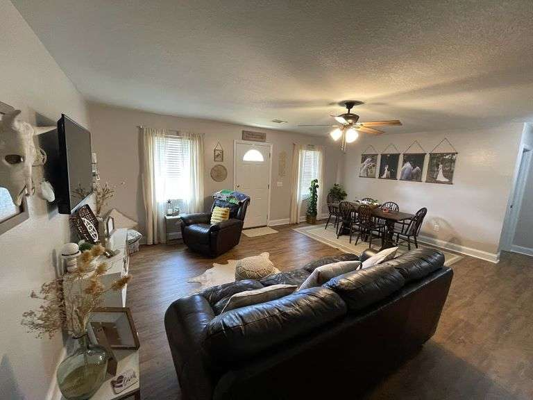 114 Atkinson Dr - Photo 3 of 47