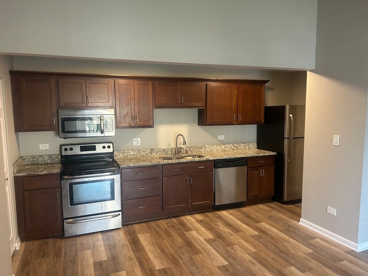 1961 N Hicks Rd #212 - Photo 6 of 20