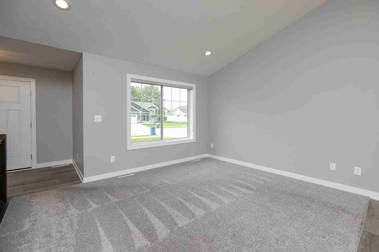 863 Portsmith Dr Nw - Photo 2 of 20