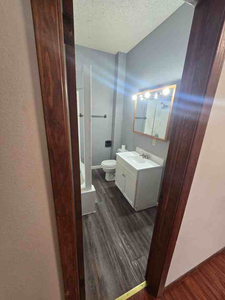 410 S 4th St - Photo 7 of 10