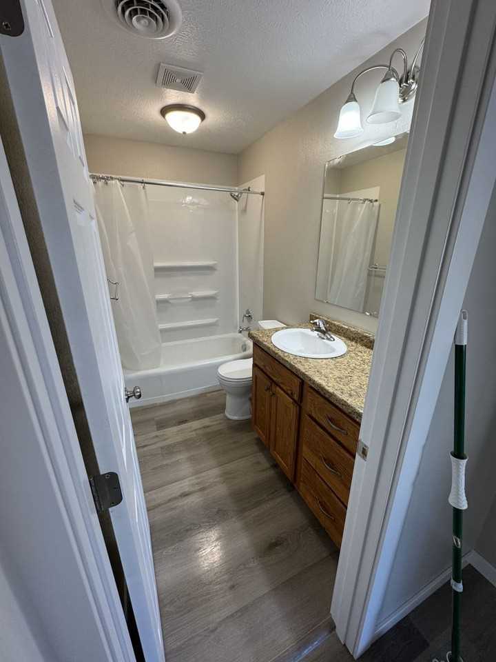 510 S 1st St #2 - Photo 3 of 9