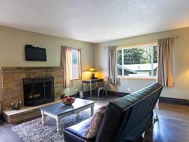 1835 Northwestern Ave - Photo 3 of 10