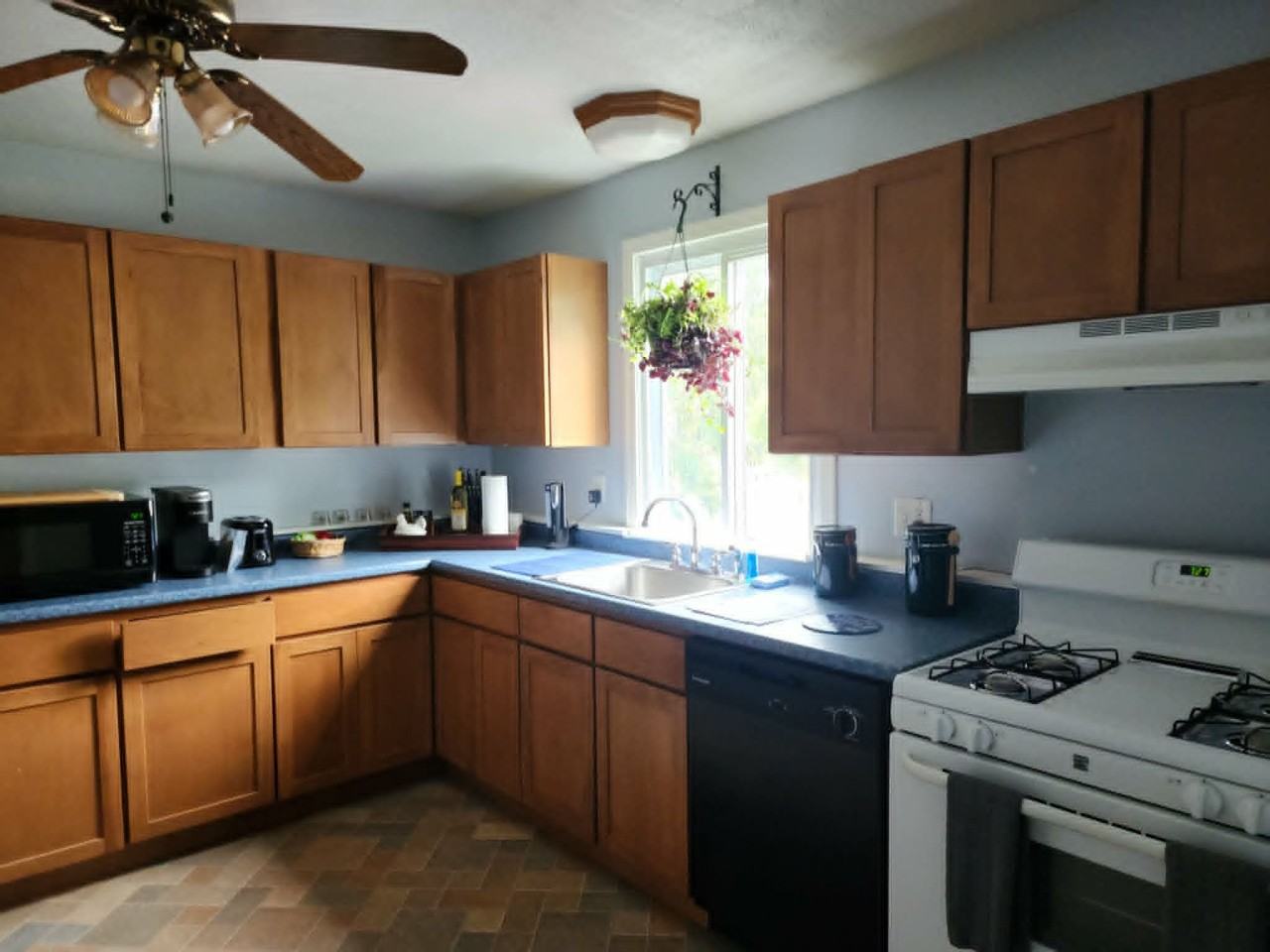 80 Foxon Blvd #2ndFL - Photo 2 of 12