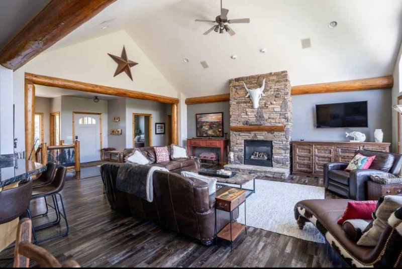 710 Birch Point Dr - Photo 4 of 25