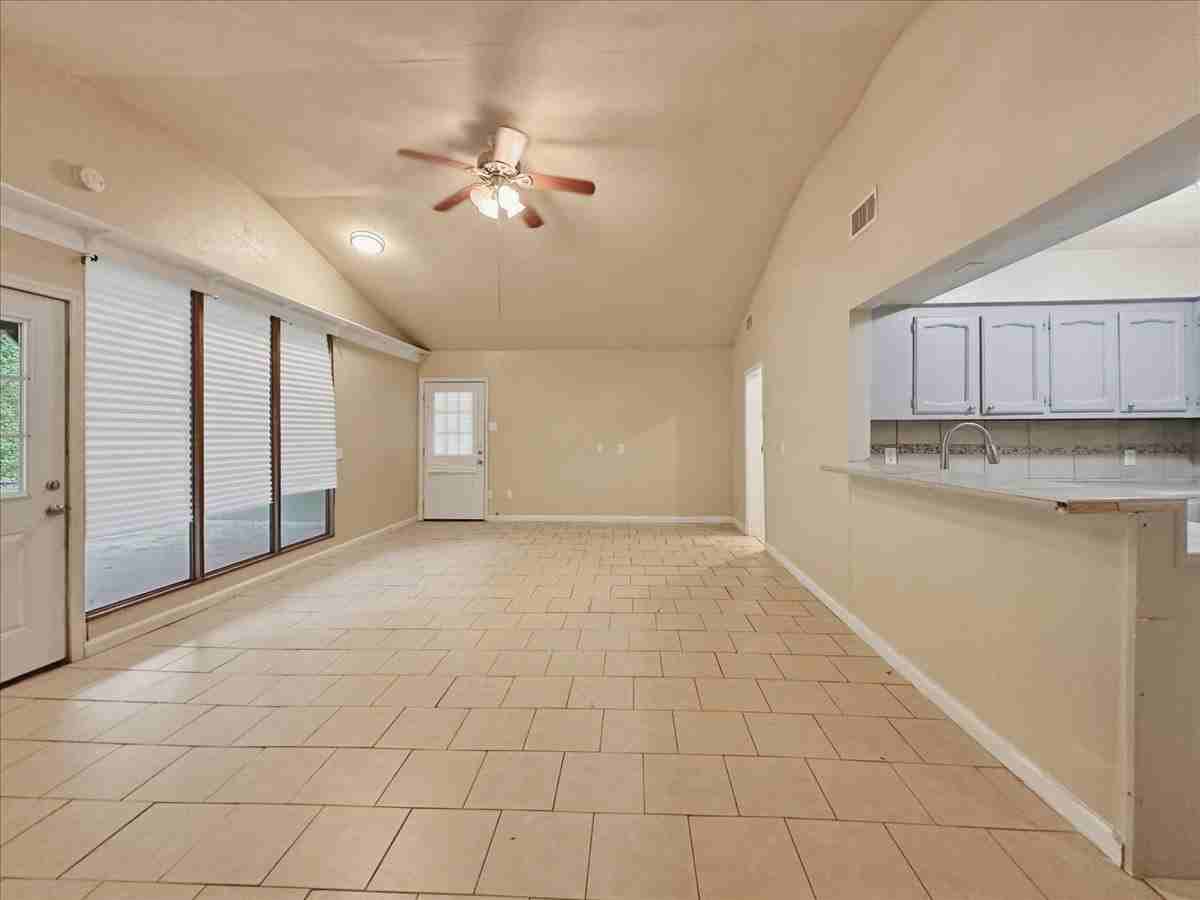 5744 Guice Dr - Photo 5 of 15