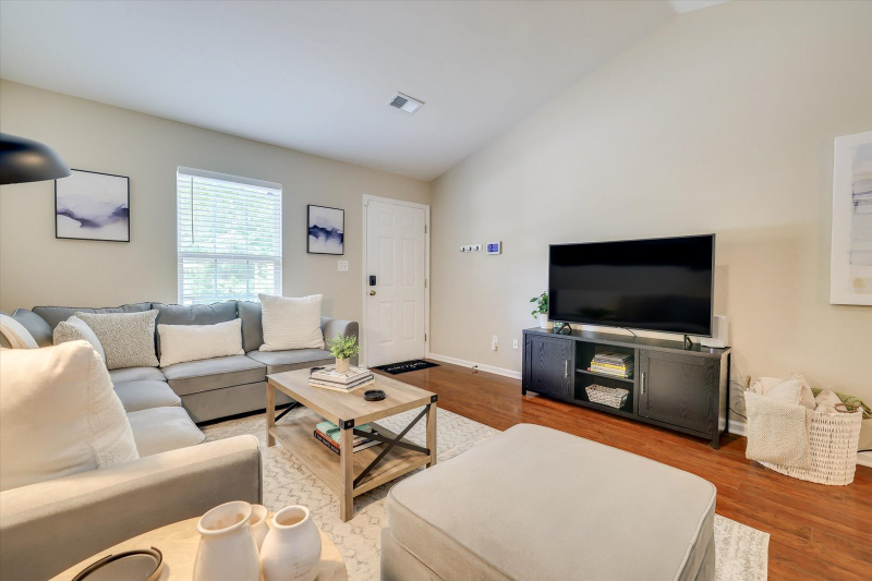 4467 Belair Dr #4 - Photo 3 of 30