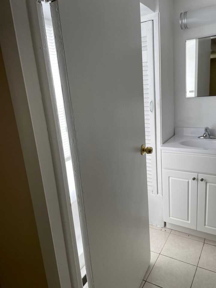 450 Franklin Ave #1 - Photo 2 of 8