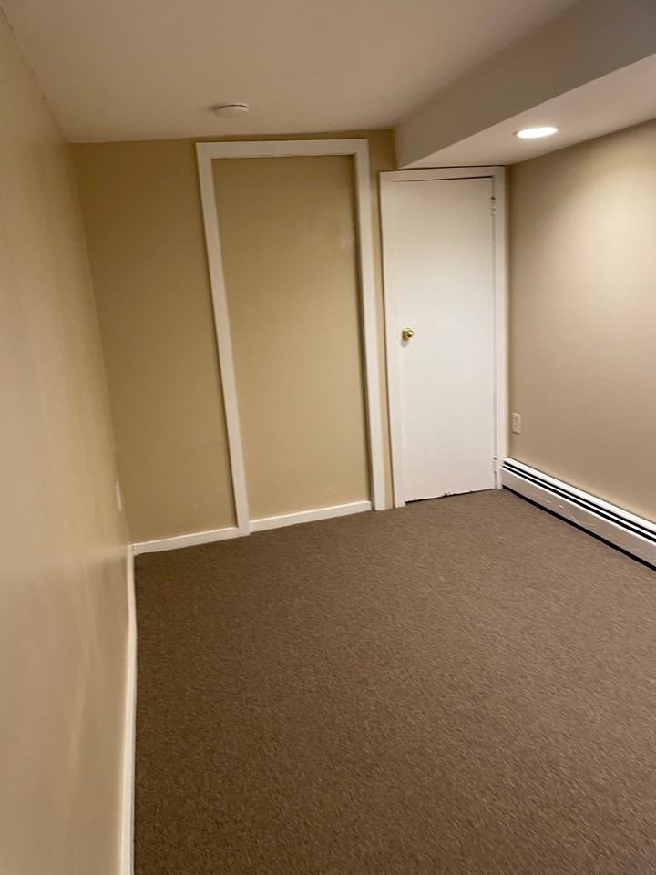 450 Franklin Ave #1 - Photo 3 of 8