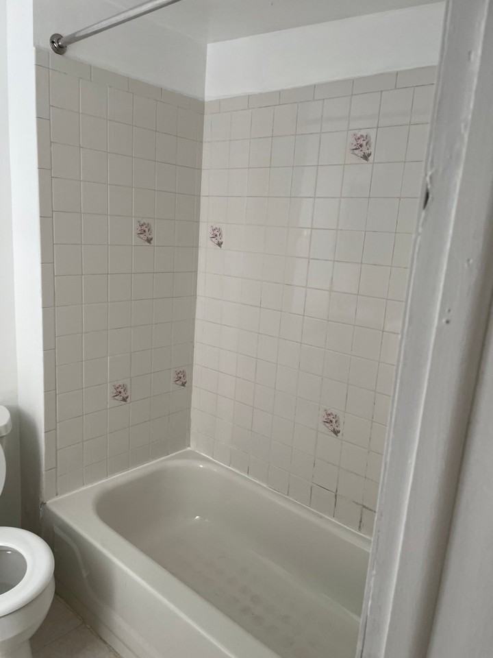 450 Franklin Ave #1 - Photo 4 of 8