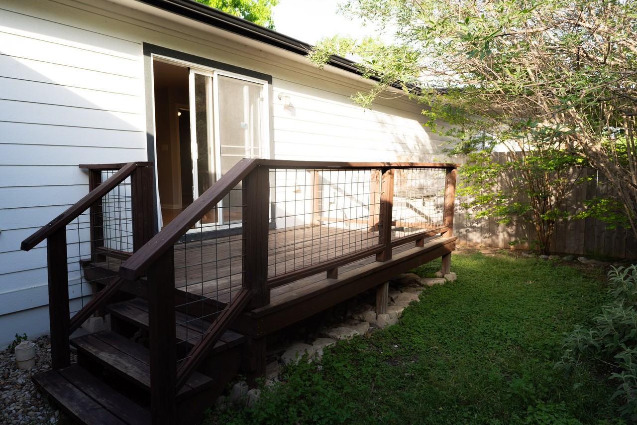 209 Ash St #C - Photo 3 of 16