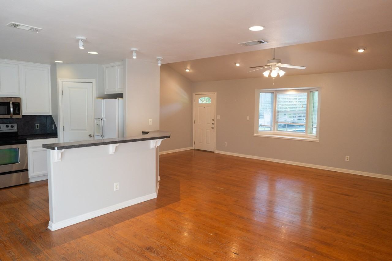 209 Ash St #C - Photo 4 of 16
