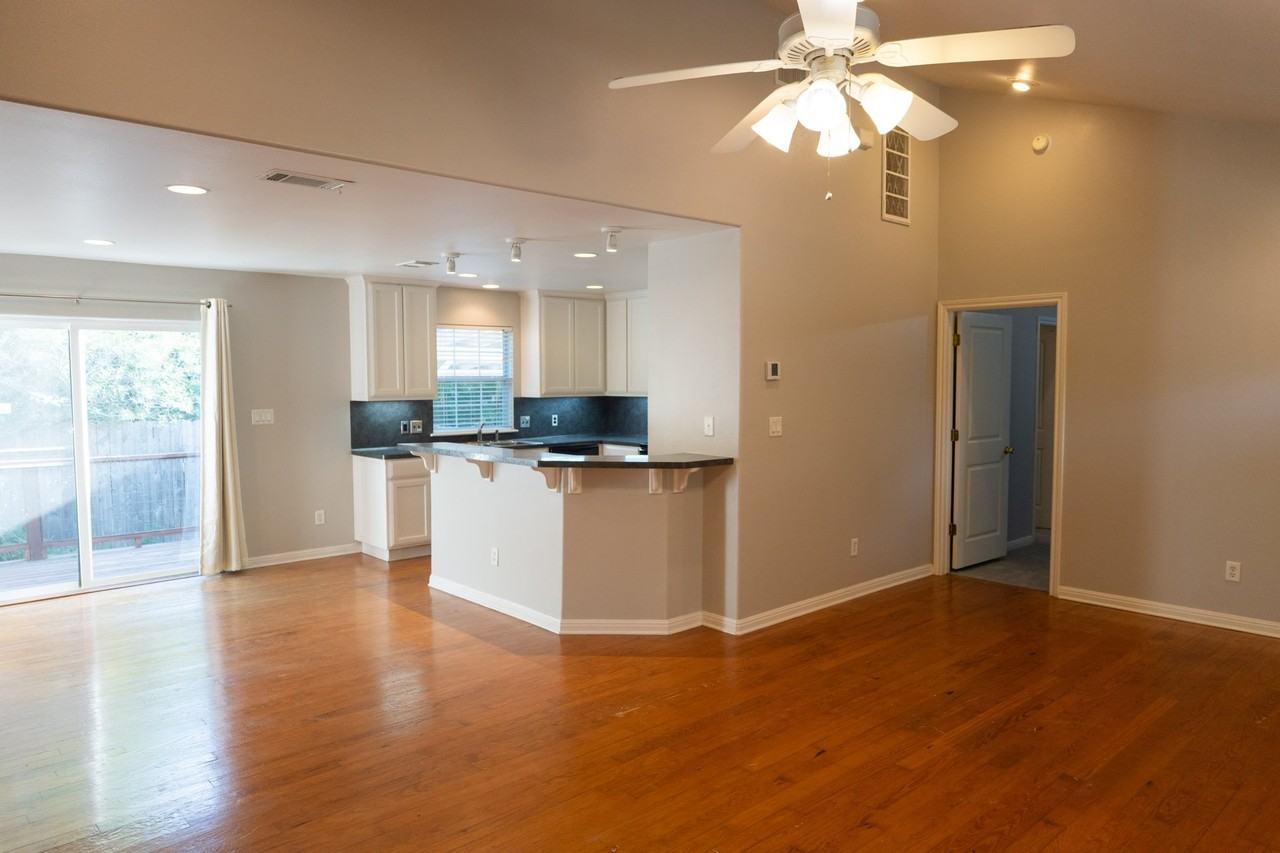 209 Ash St #C - Photo 5 of 16