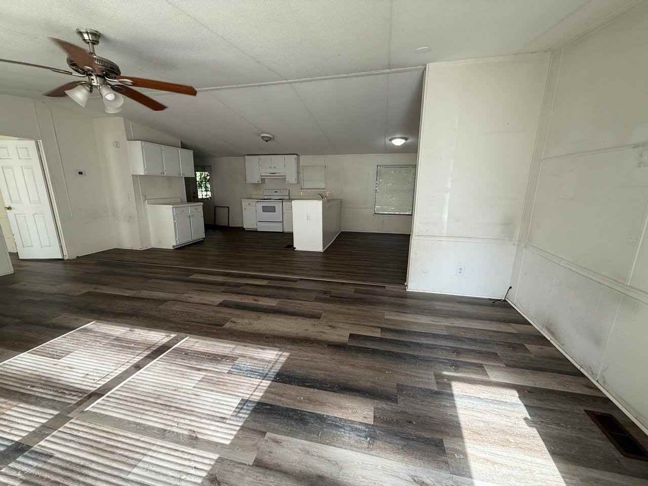 2168 Lee Rd - Photo 3 of 12