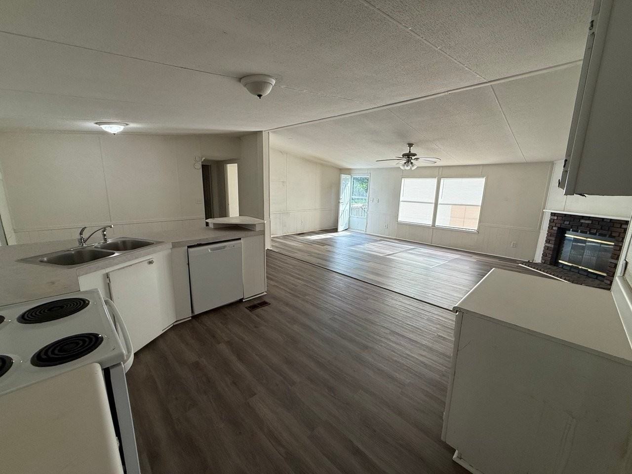 2168 Lee Rd - Photo 5 of 12