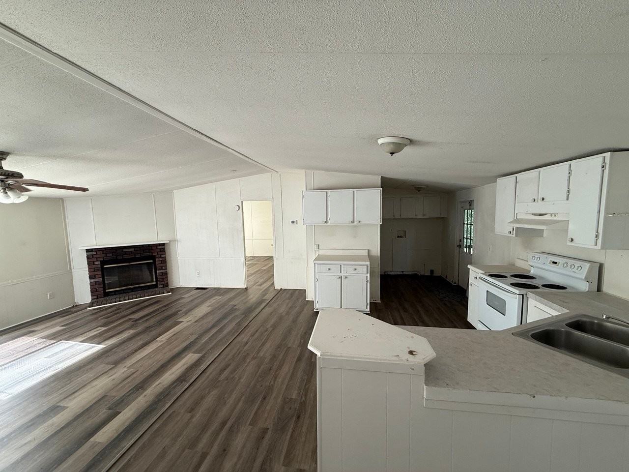 2168 Lee Rd - Photo 6 of 12