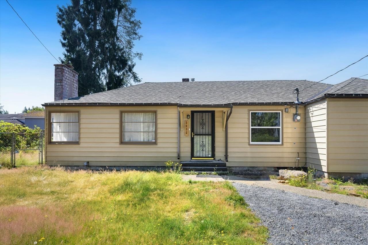 2232 148th St Sw #1-2BD1BA - Photo 2 of 21