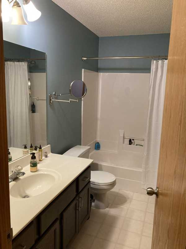 4987 Grenwich Ave N - Photo 5 of 7