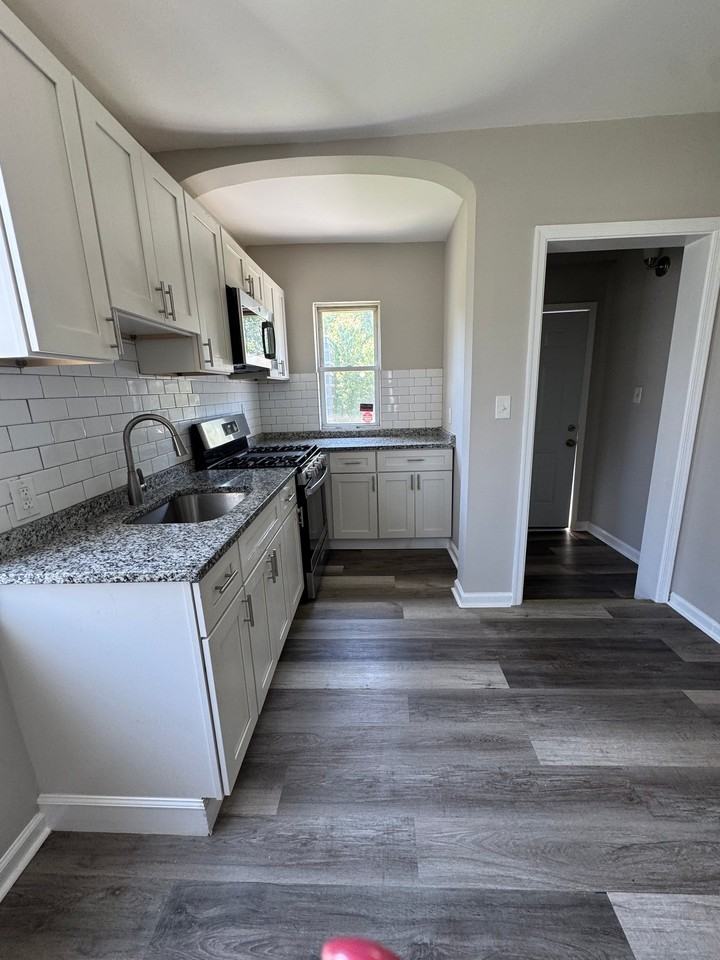 105 Williams Ave - Photo 3 of 18