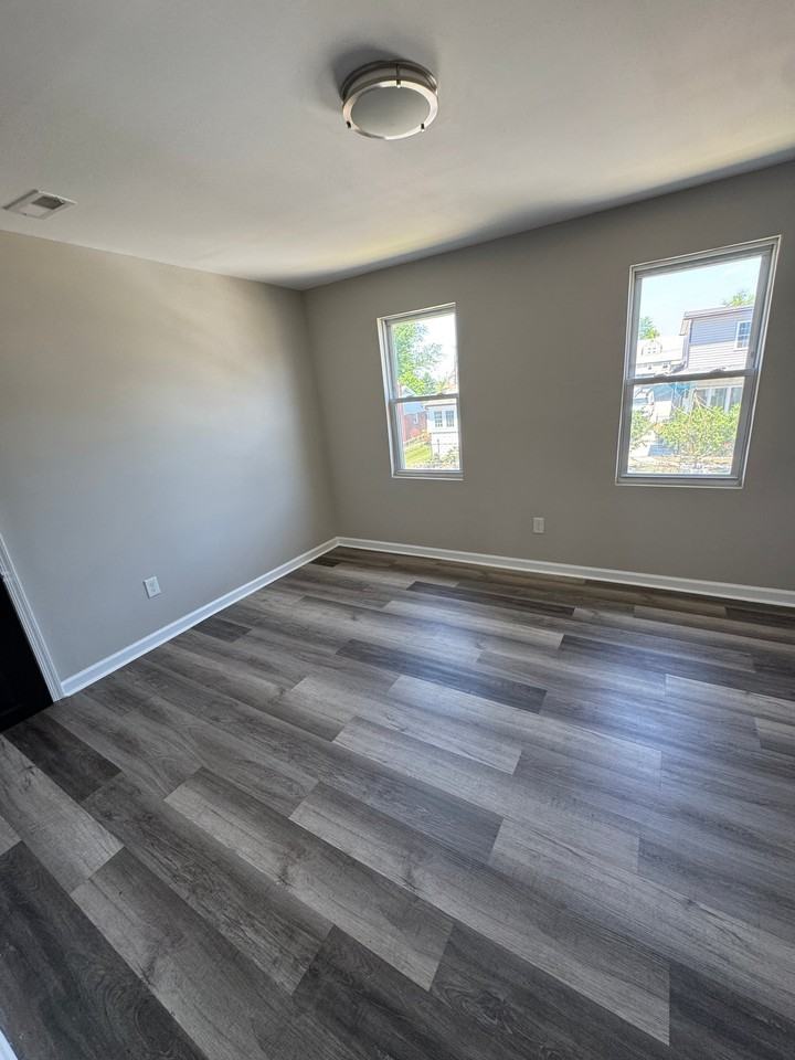 105 Williams Ave - Photo 7 of 18