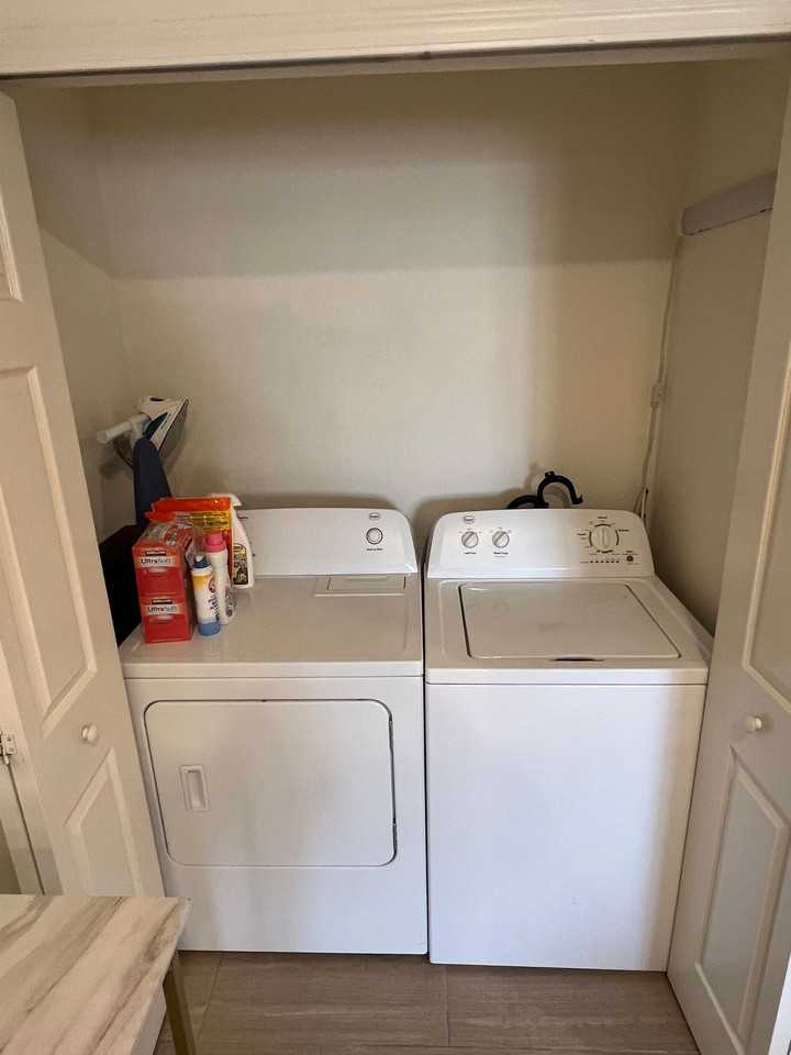 1701 E Pinchot Ave - Photo 6 of 15