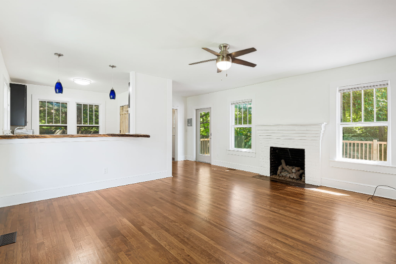433 S Broad St - Photo 4 of 17