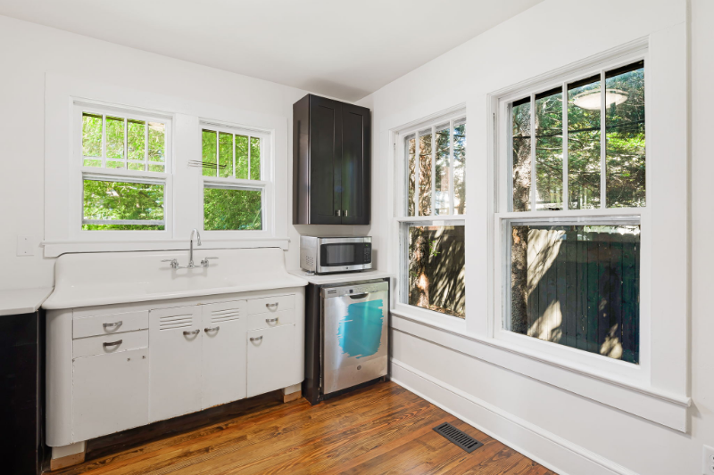 433 S Broad St - Photo 7 of 17