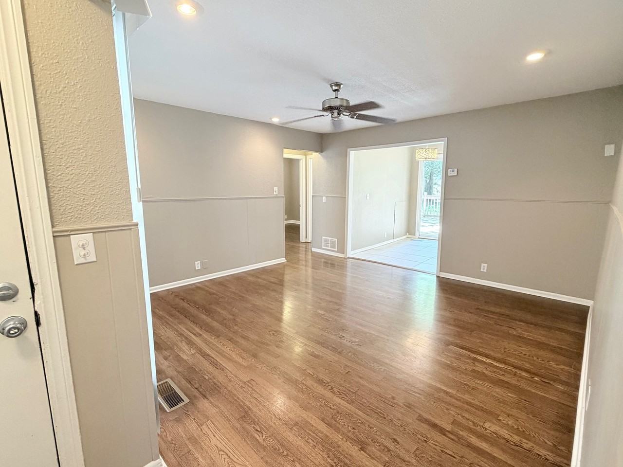 1825 Drollinger St - Photo 2 of 16