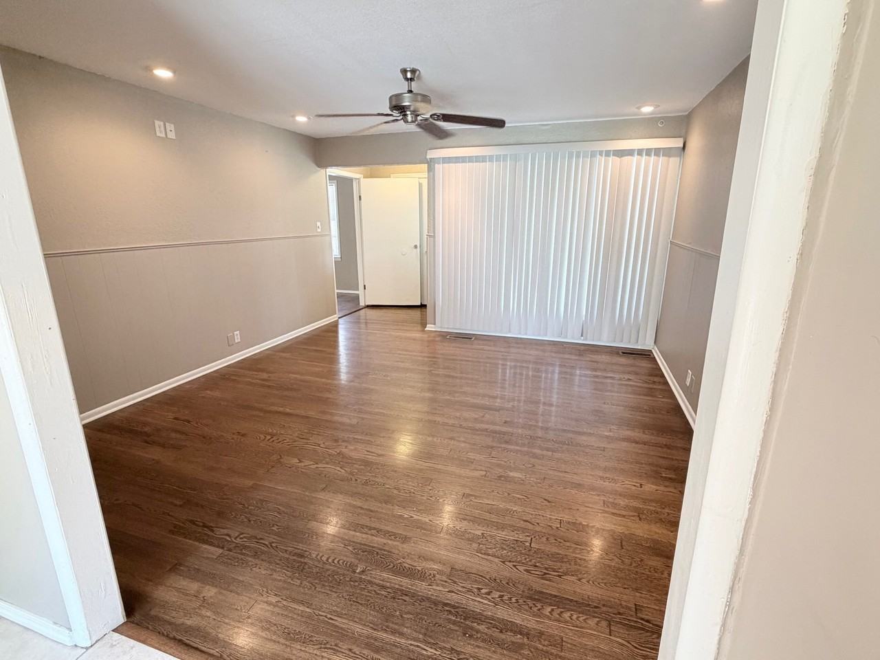 1825 Drollinger St - Photo 3 of 16
