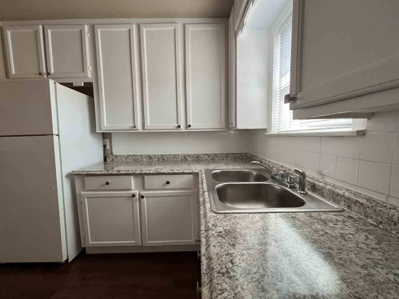 7623 Pecan Villas Dr #8 - Photo 5 of 8