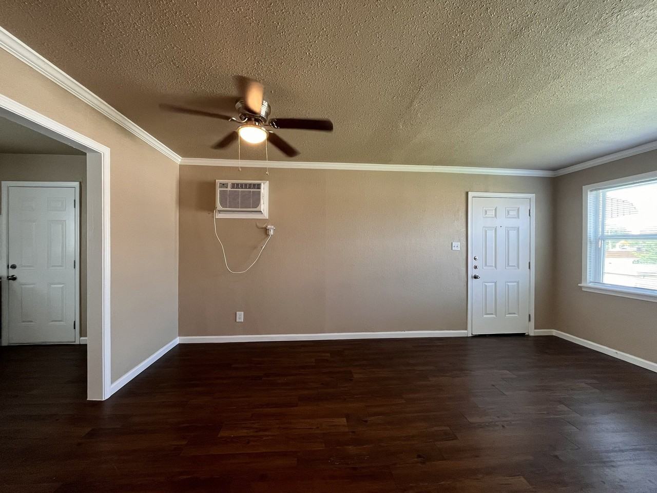 7623 Pecan Villas Dr #8 - Photo 6 of 8