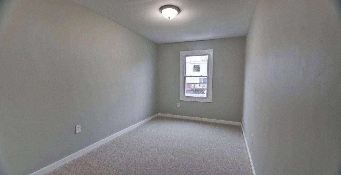 2790 Patrick Henry Dr - Photo 5 of 7