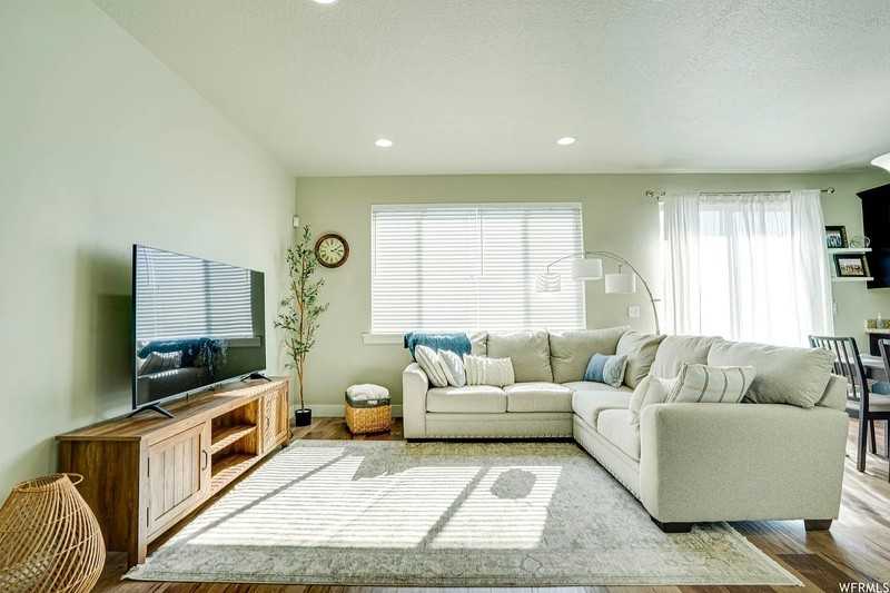 789 W Star Spangled Dr - Photo 6 of 29