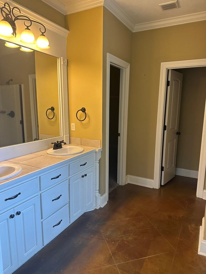 110 Common Pointe Dr - Photo 5 of 11