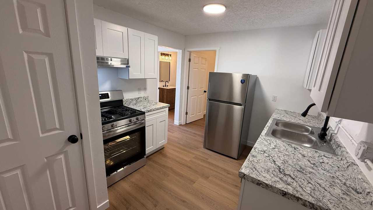 469 W 2nd St #2