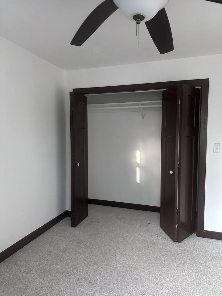 2717 N Campus Dr - Photo 3 of 6