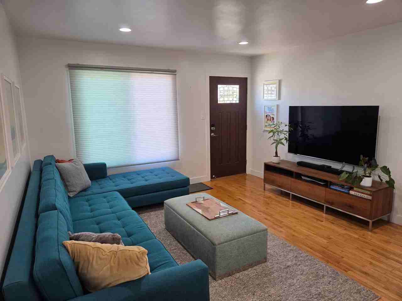2601 Huntington Ln - Photo 2 of 9