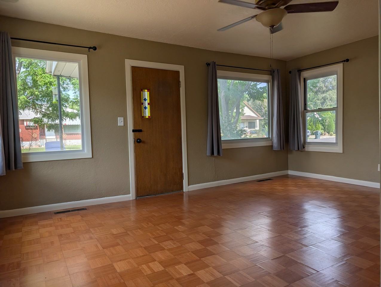 1658 Childs Ave - Photo 4 of 23