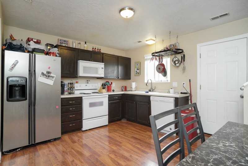 672 E St #1 - Photo 5 of 17
