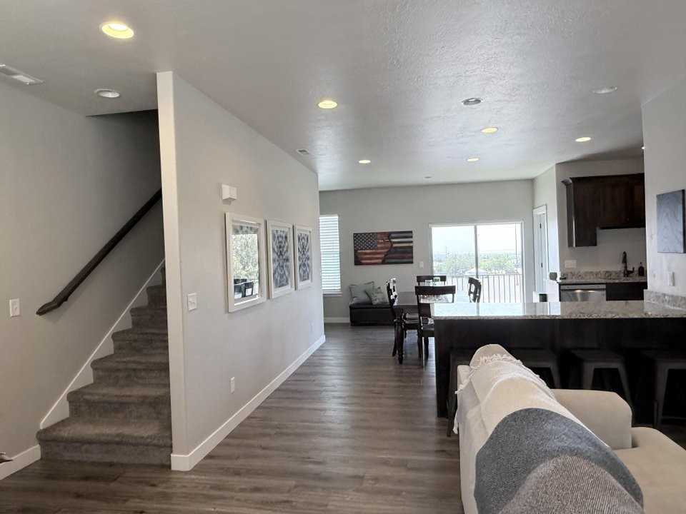 371 W Knights Ln #1 - Photo 4 of 16
