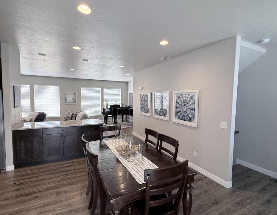 371 W Knights Ln #1 - Photo 5 of 16