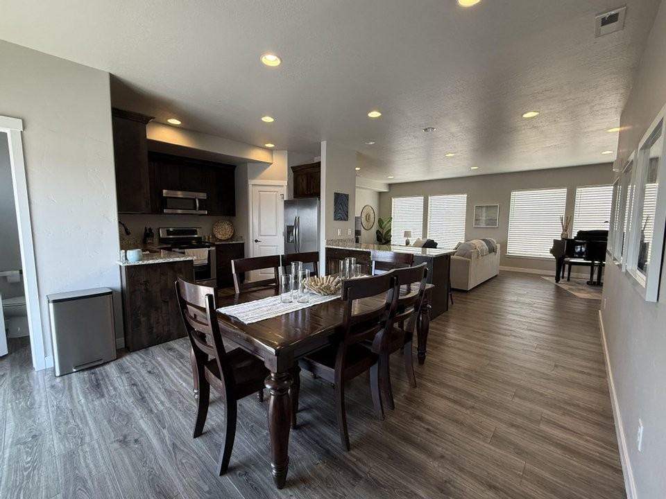 371 W Knights Ln #1 - Photo 6 of 16