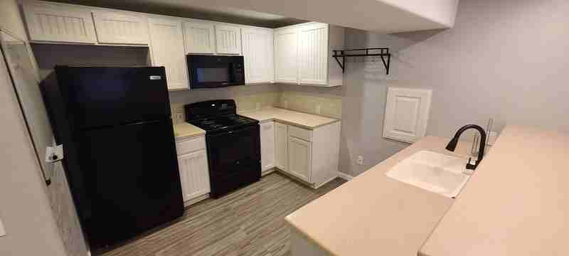 1182 E Searle Ln - Photo 5 of 14