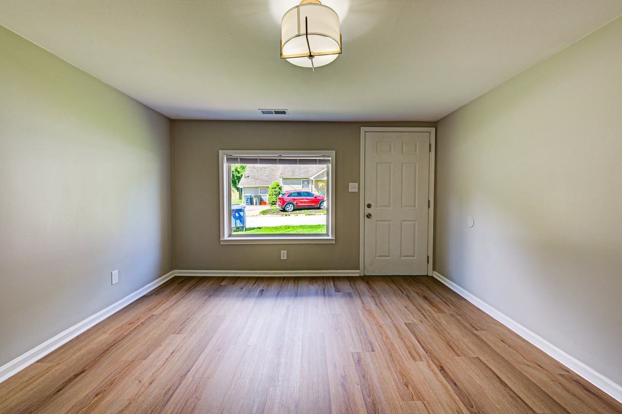 241 Kahl Ct - Photo 6 of 34