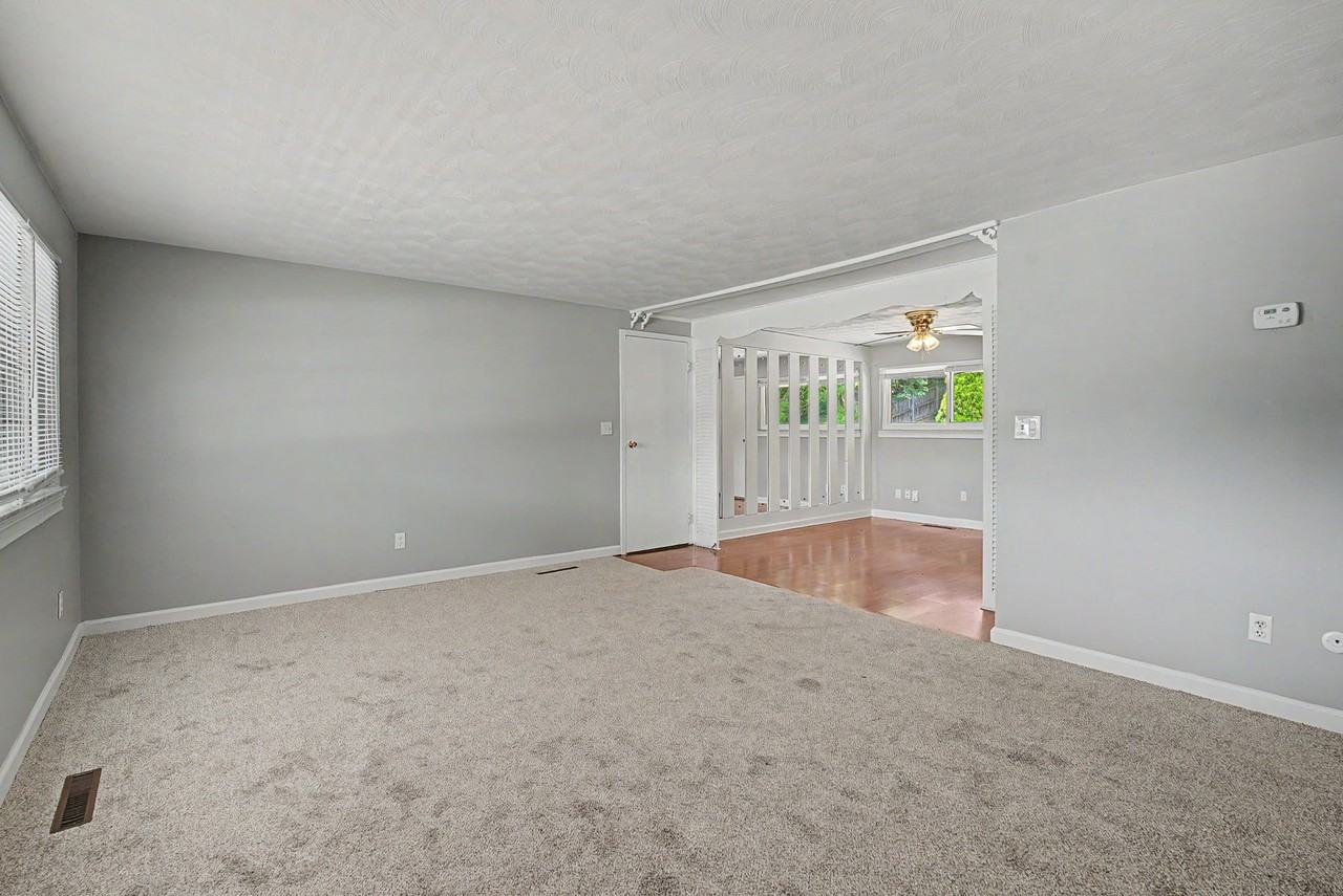 4558 Cordell Dr - Photo 2 of 11