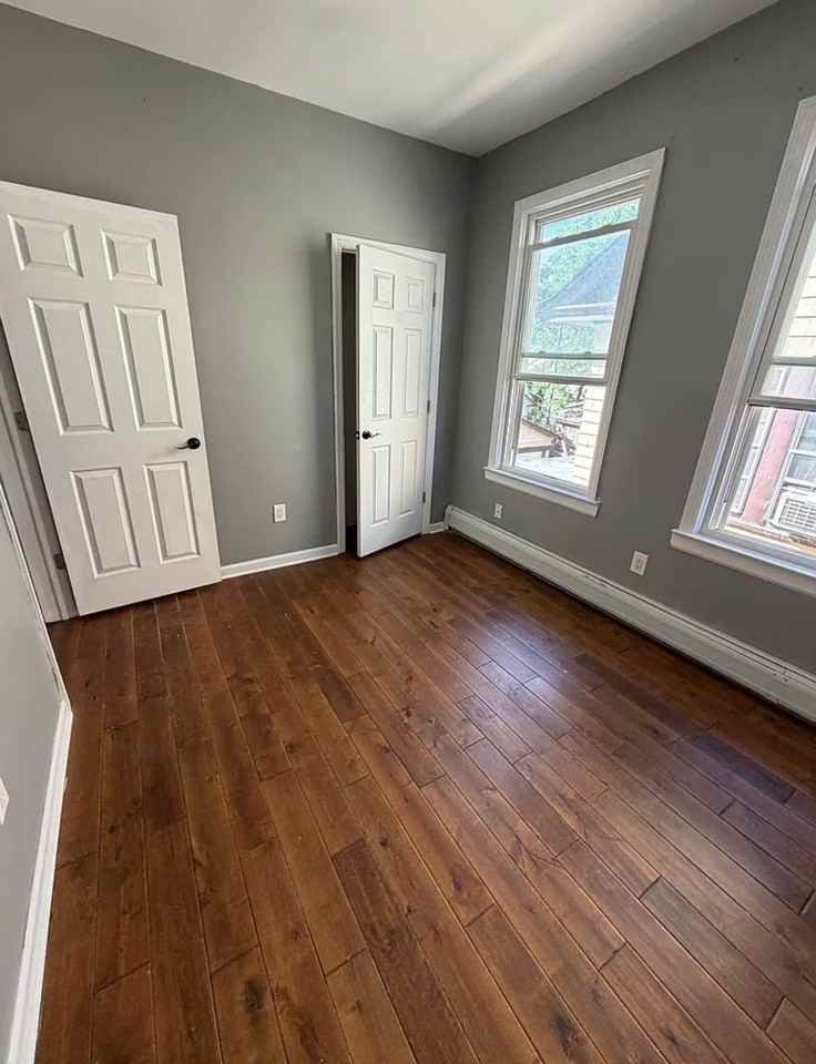 1056 Hunterdon St - Photo 7 of 15