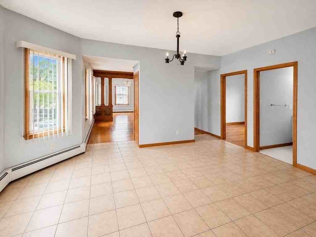 544 Plymouth Ave - Photo 4 of 10