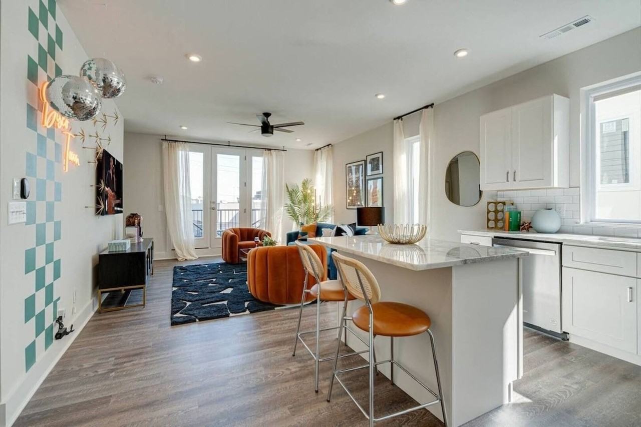 5623 Lenox Ave - Photo 6 of 11